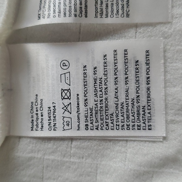 DIVIDED White Textured One-Shoulder Top. Size Large - Picture 7 of 8